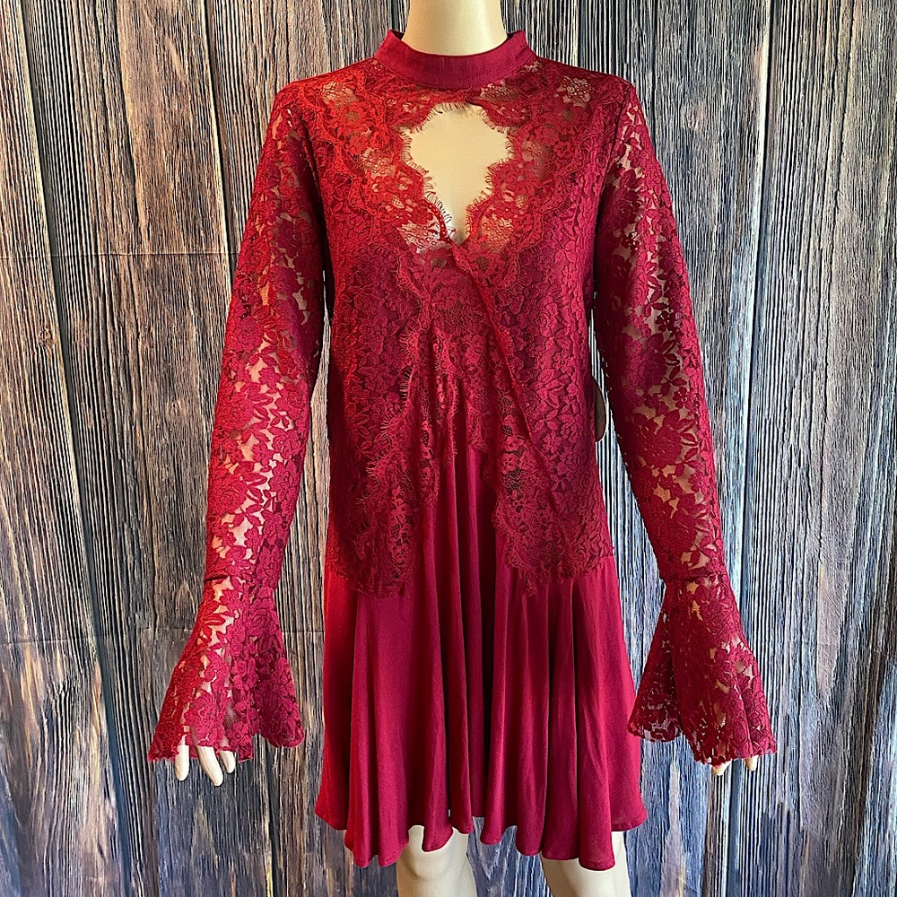 Urban Outfitters Kids the Sky Medium NWT red lace belle sleeve boho flowy dress - Picture 1 of 16